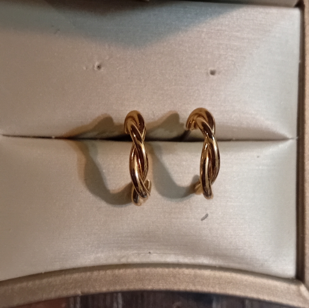 Elegant Gold Toned Twisted Hoop Earrings - Picture 3 of 3